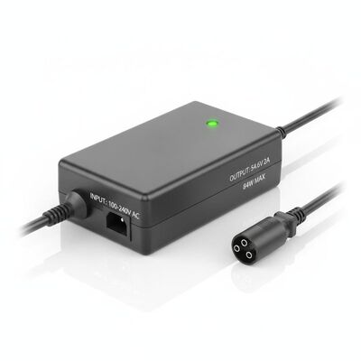 84W 最大出力 電気自転車用の 54.6V 2A 出力と 100-240V AC 入力を持つ電動自転車バッテリー充電器